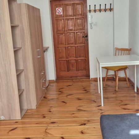 Hostel Tulip - Pokoj Jednoosobowy Nr 3 Ze Wspolna Lazienka I Kuchnia Szczecin Bagian luar foto