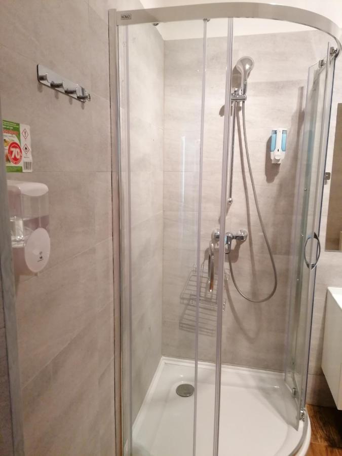 Hostel Tulip - Pokoj Jednoosobowy Nr 3 Ze Wspolna Lazienka I Kuchnia Szczecin Bagian luar foto