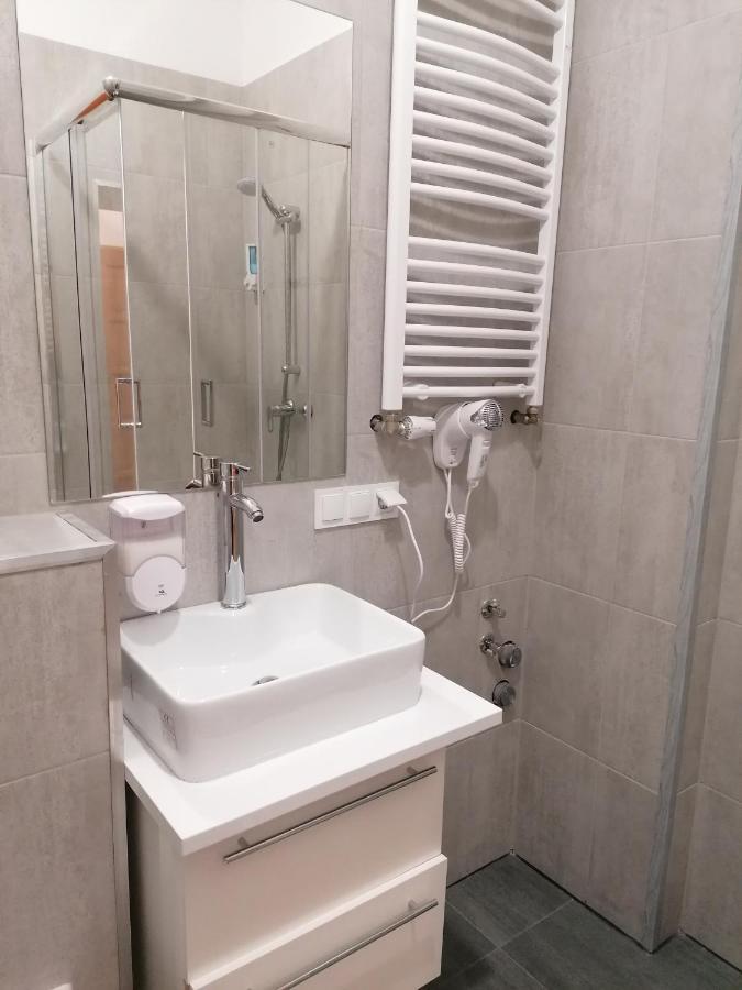 Hostel Tulip - Pokoj Jednoosobowy Nr 3 Ze Wspolna Lazienka I Kuchnia Szczecin Bagian luar foto